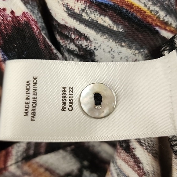 beachlunchlounge sz M beautiful watercolor long sleeve collared  buttons blouse - Picture 9 of 9